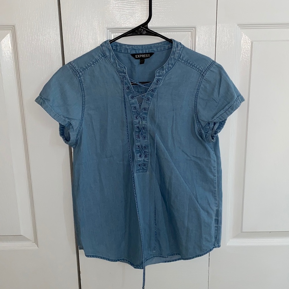 ✨Express Blouse✨ - Picture 2 of 4